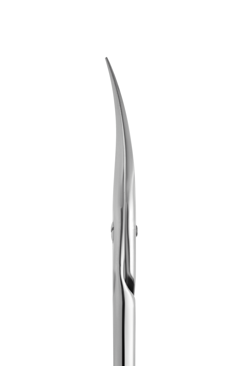 Close up of Expert 50 cuticle scissor blades