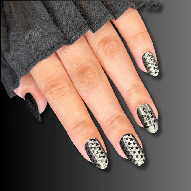 Maniology nail stamping plate m556 Lunar New Year: Snake