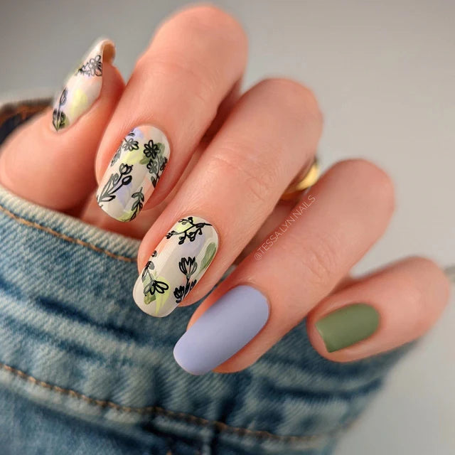 Example of Maniology new growth nail stamping plate, m282, flower manicure