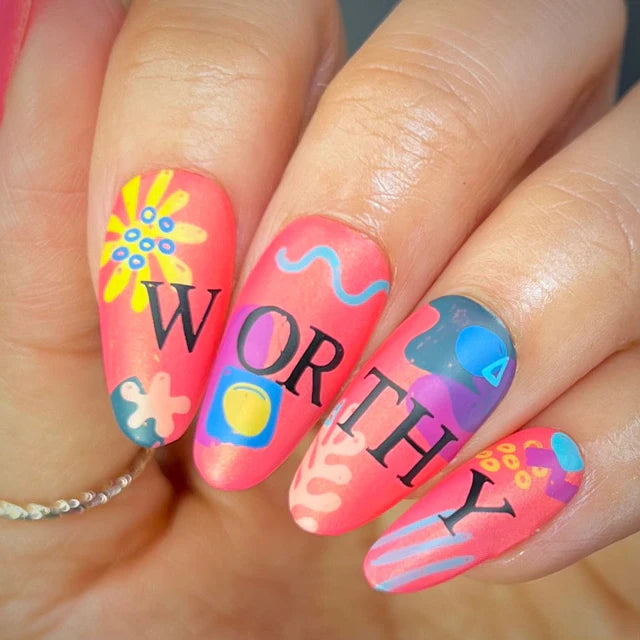 Maniology nail stamping plate m478 Times New Roman Font