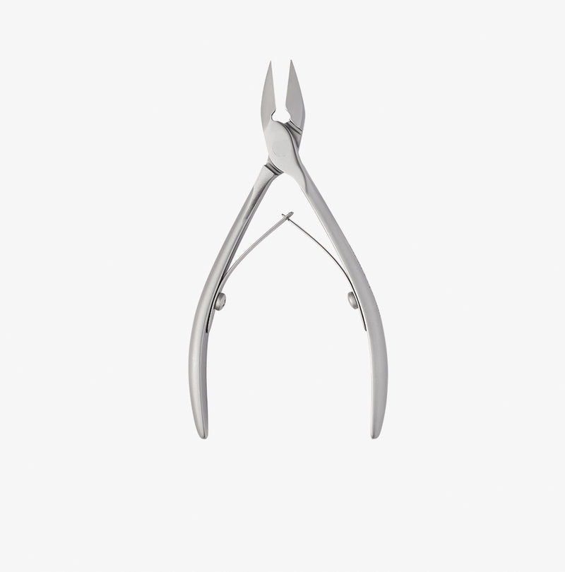 STALEKS PRO Nail nipper for use in a manicure or pedicure