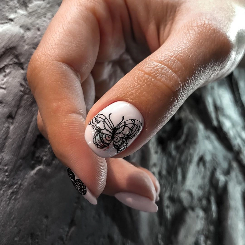 Butterfly nail stamping plate